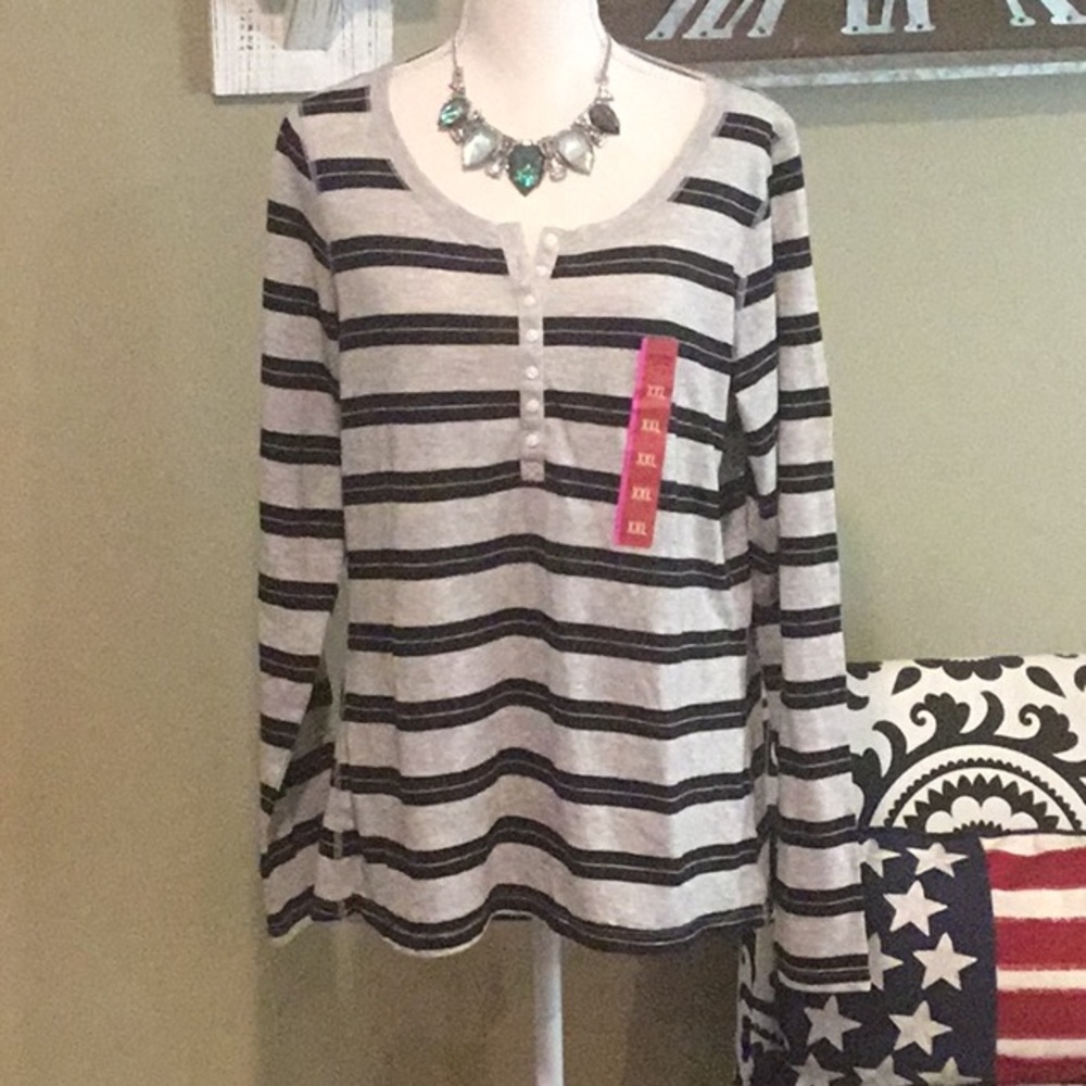 NWT - Mossimo Tee